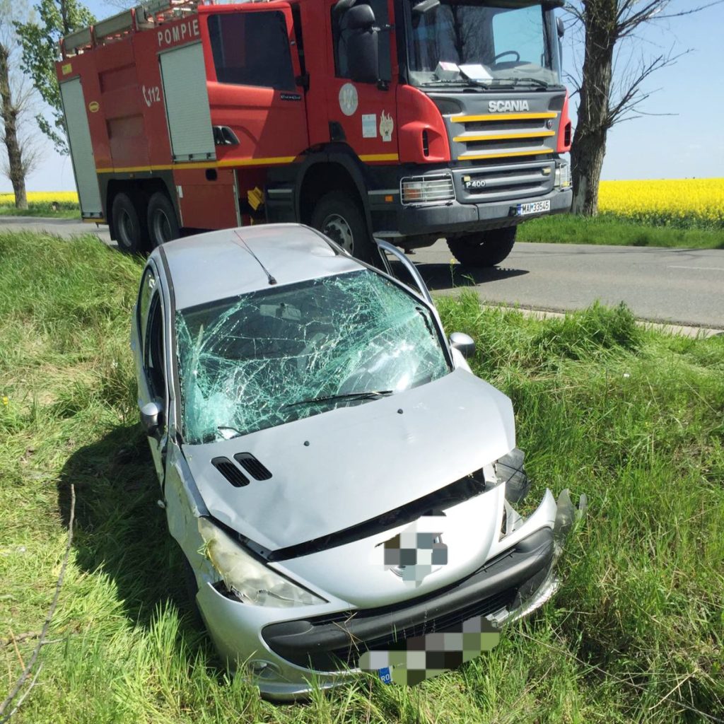Doi tineri au ajuns în stare gravă la spital în urma unui accident rutier produs în comuna Plosca - 